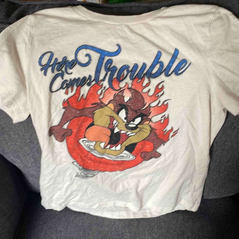 Here comes trouble Looney Tunes graphic tee